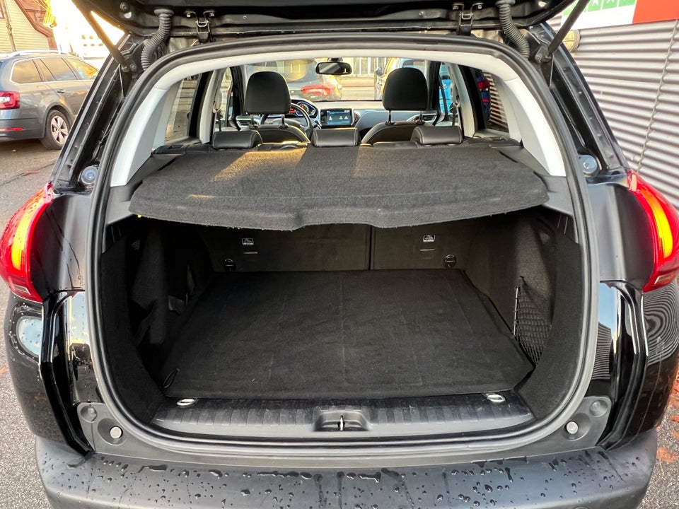 Peugeot 2008 1,5 BlueHDi 100 Prestige Sky 5d