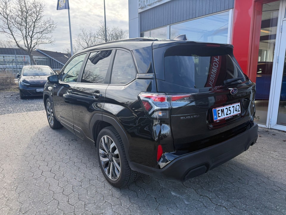 Subaru Forester 2,0 e-Boxer Touring L-tr. 5d