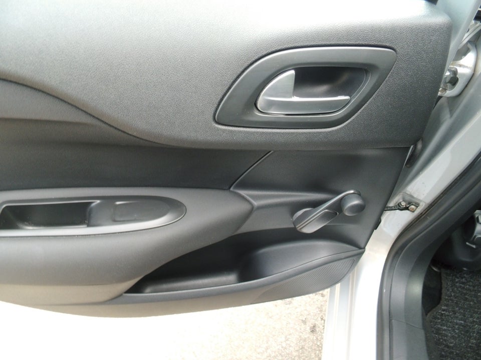 Citroën C4 1,6 VTi 120 Attraction 5d