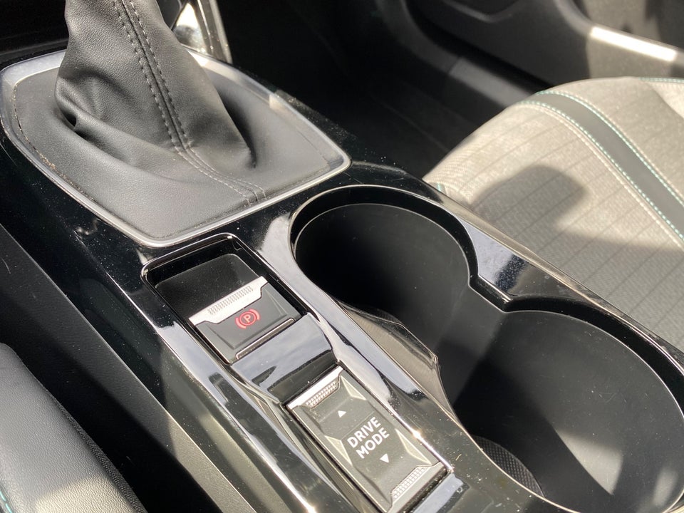 Peugeot 2008 1,5 BlueHDi 110 Allure Pack Van 5d