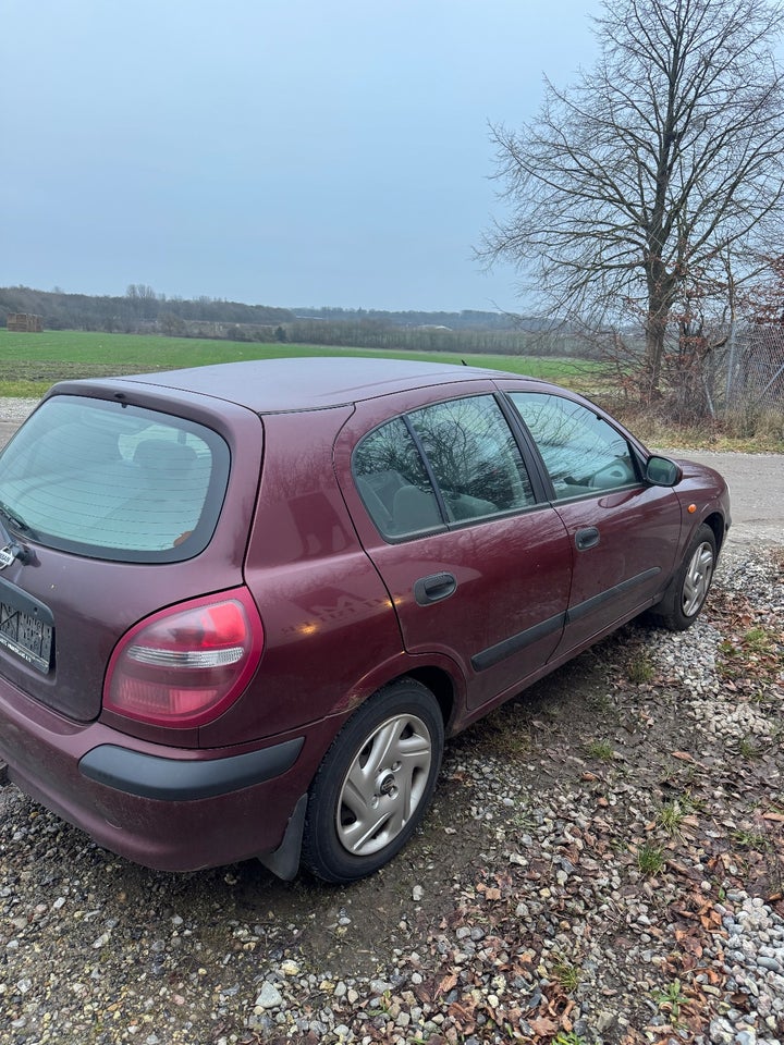 Nissan Almera 1,5 Comfort 5d