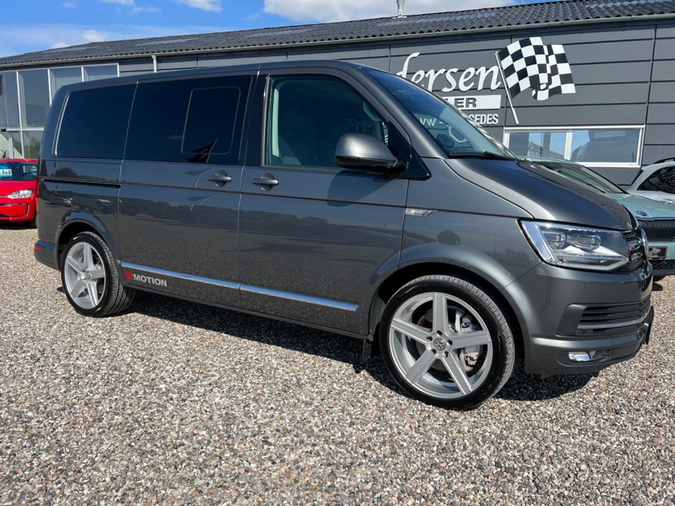 VW Multivan 2,0 TDi 204 Highline DSG 4Motion kort