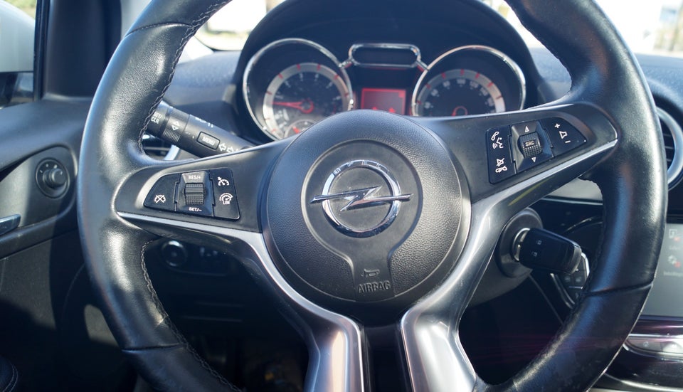 Opel Adam 1,0 T 90 Glam 3d