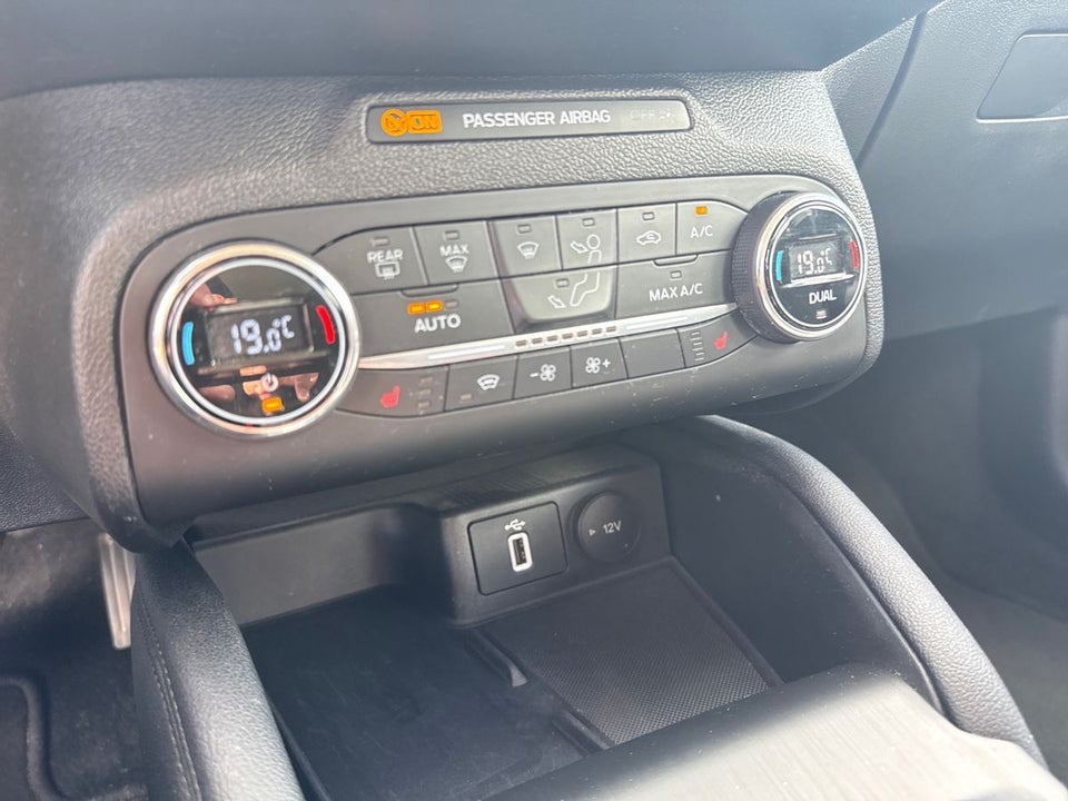 Ford Focus 2,0 EcoBlue Titanium stc. aut. 5d
