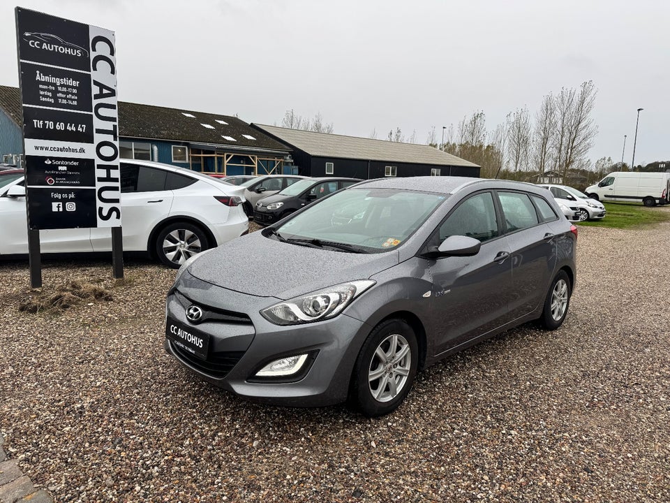 Hyundai i30 1,6 CRDi 110 Comfort Go! CW 5d