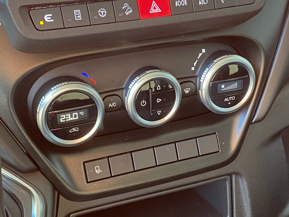 Iveco Daily 3,0 35S18 4100mm Alukasse m/lift AG8