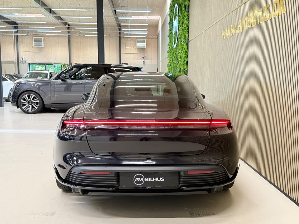 Porsche Taycan Turbo Performance+ 4d