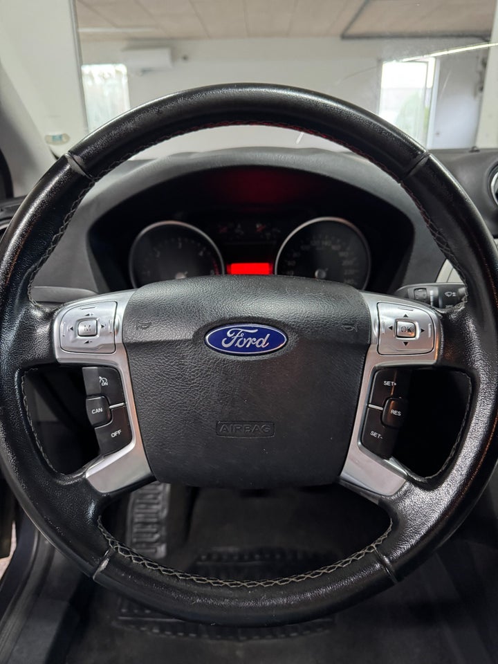 Ford Mondeo 2,0 TDCi 115 Ambiente stc. 5d