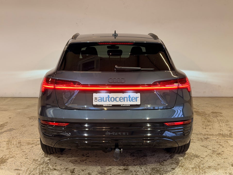Audi Q8 e-tron 55 S-line quattro 5d
