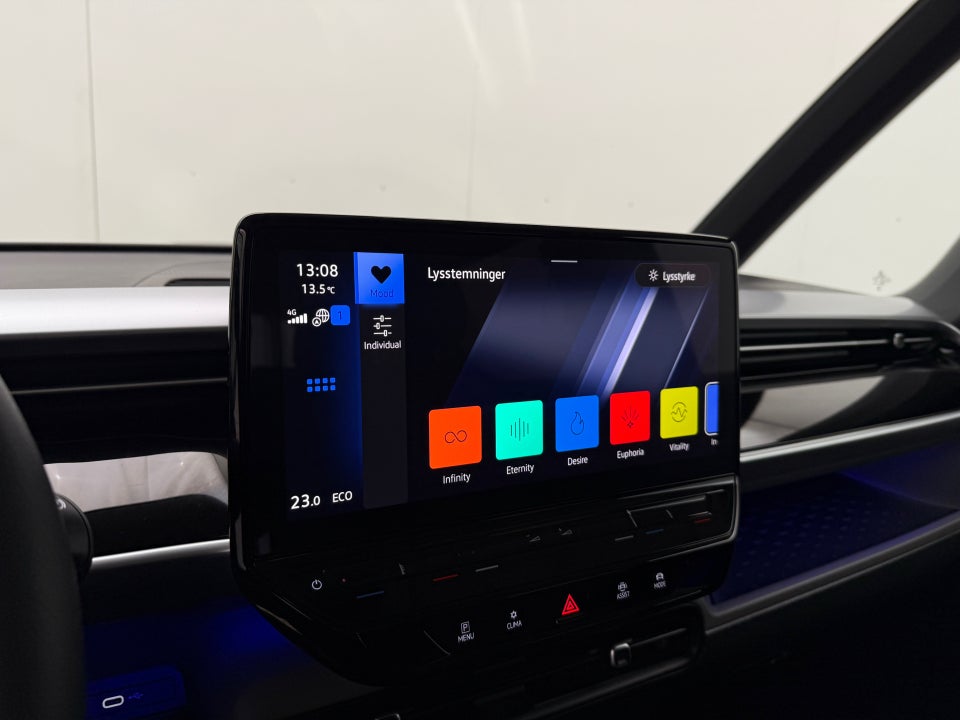 VW ID.Buzz 77 Pro SWB 5d