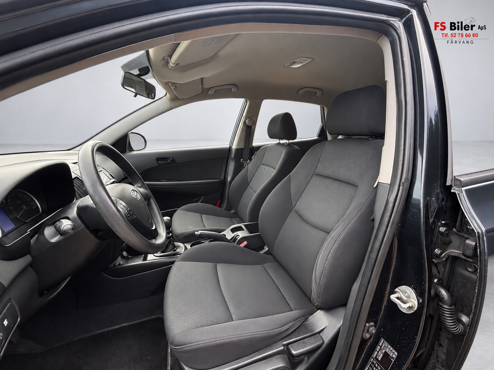 Hyundai i30 1,6 CRDi 90 Classic 5d