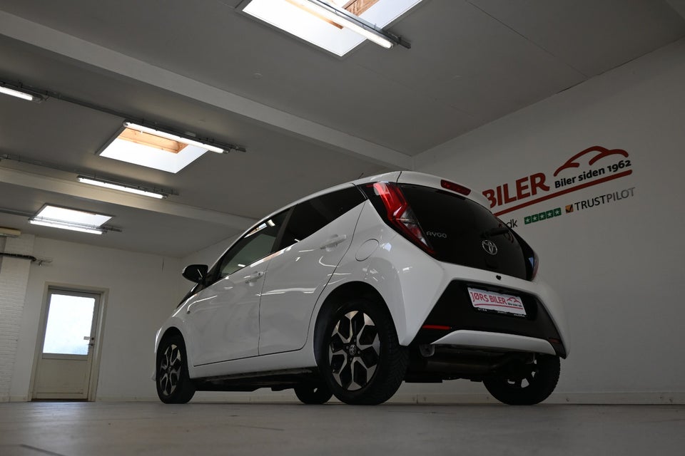 Toyota Aygo 1,0 VVT-i x-cellence Connect 5d