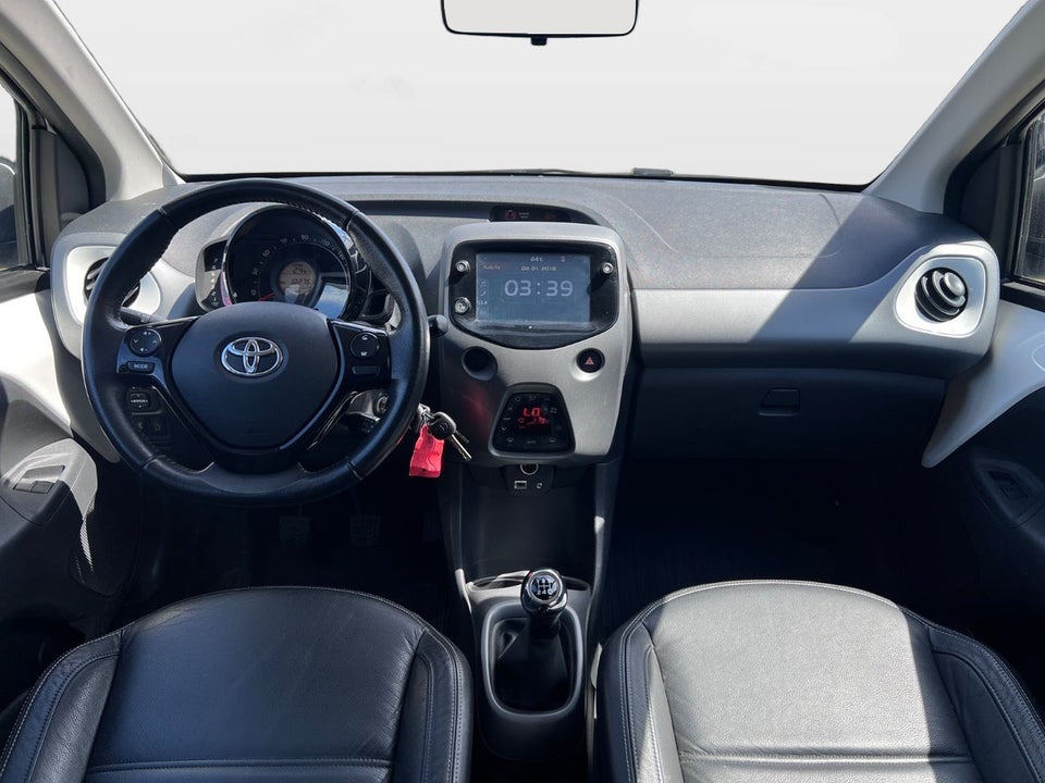Toyota Aygo 1,0 VVT-i x-press 5d