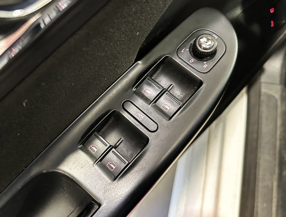 VW Passat 2,0 TDi 140 Comfortline Variant DSG 5d