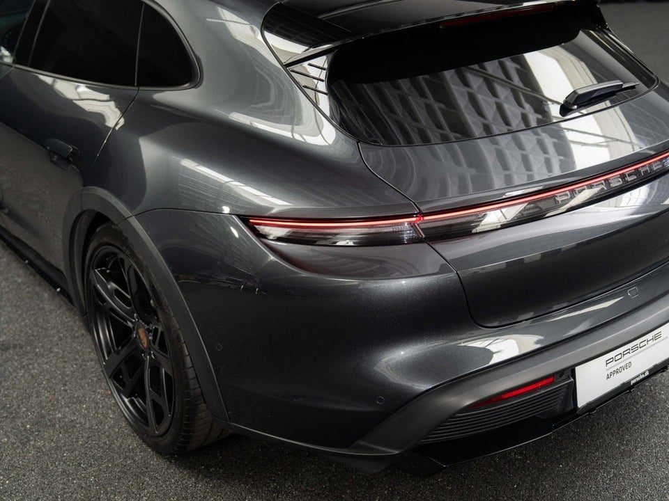 Porsche Taycan 4 Performance+ Cross Turismo 5d