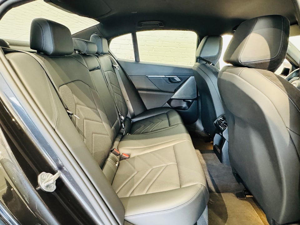 BMW i5 eDrive40 M-Sport 4d