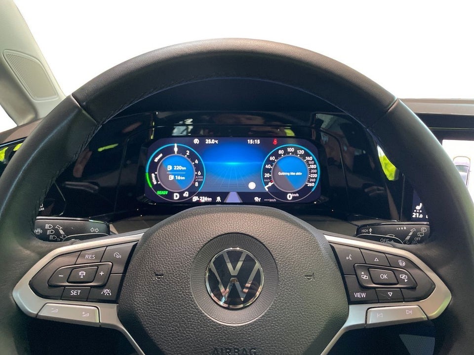 VW Golf VIII 1,4 eHybrid DSG 5d