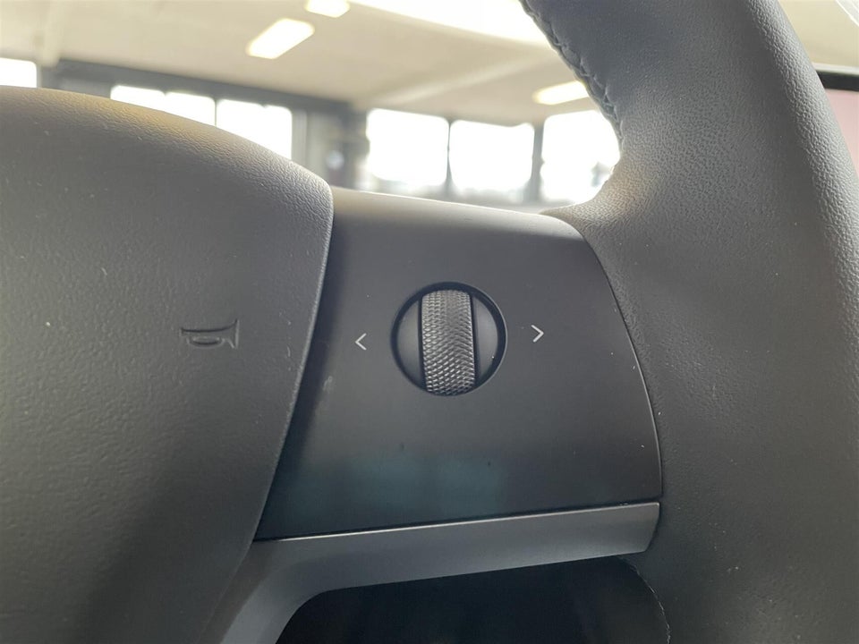 Tesla Model Y Long Range RWD 5d