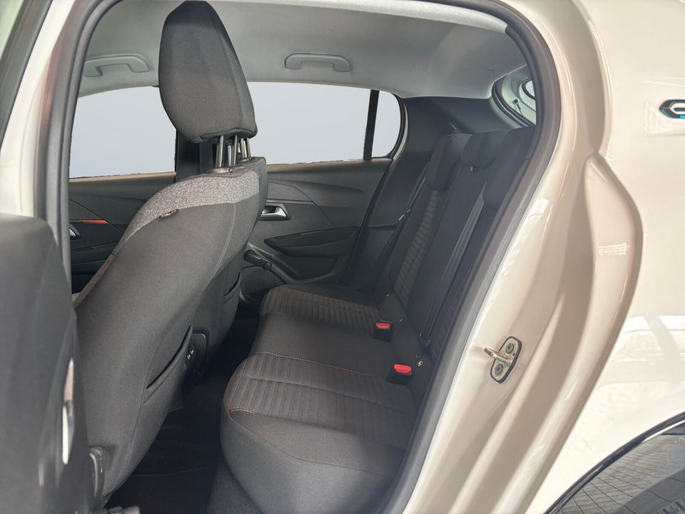 Peugeot e-208 50 Active 5d