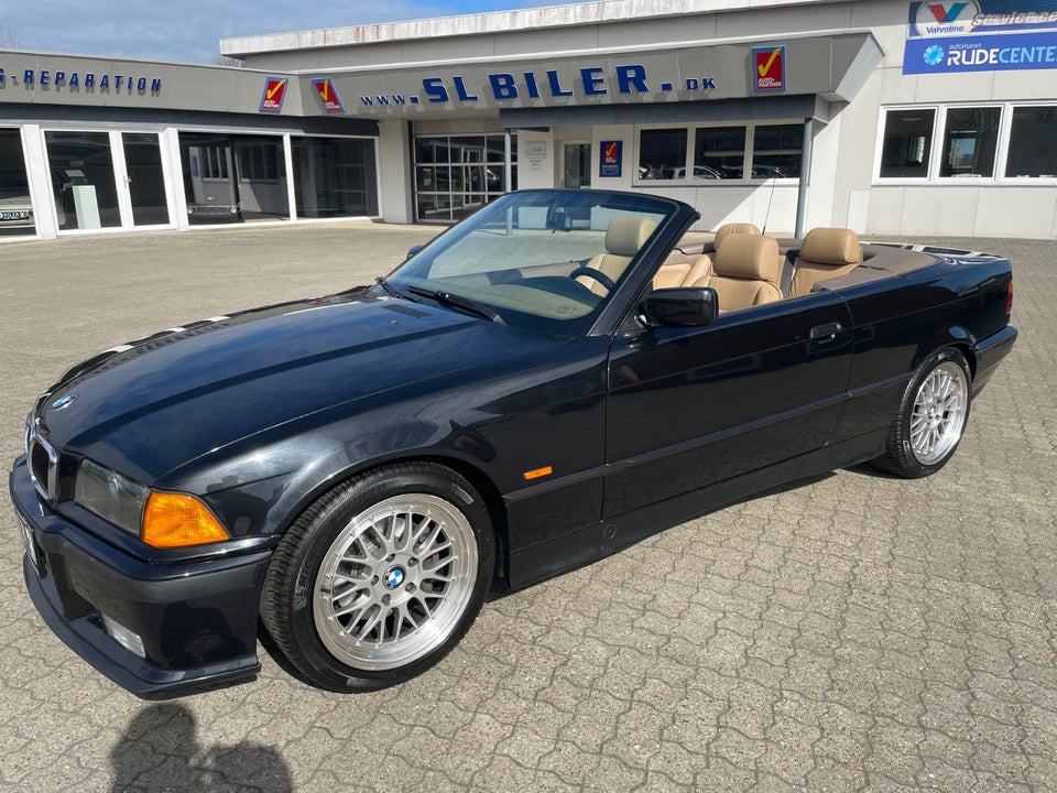 BMW 320i 2,0 Cabriolet 2d