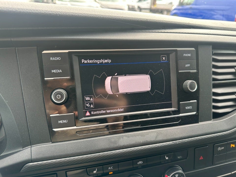 VW Transporter 2,0 TDi 150 Kassevogn DSG lang