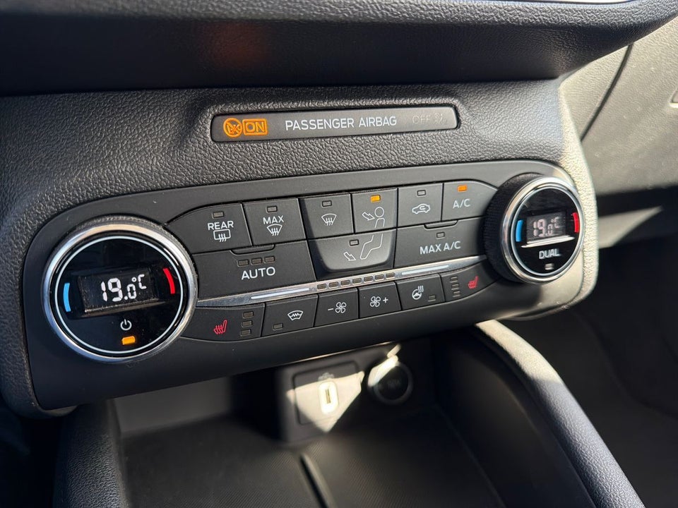 Ford Focus 1,0 EcoBoost Titanium stc. 5d