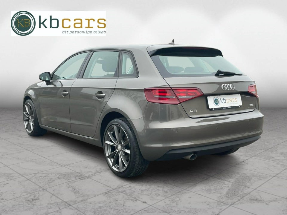 Audi A3 1,6 TDi 110 Ambiente Sportback 5d