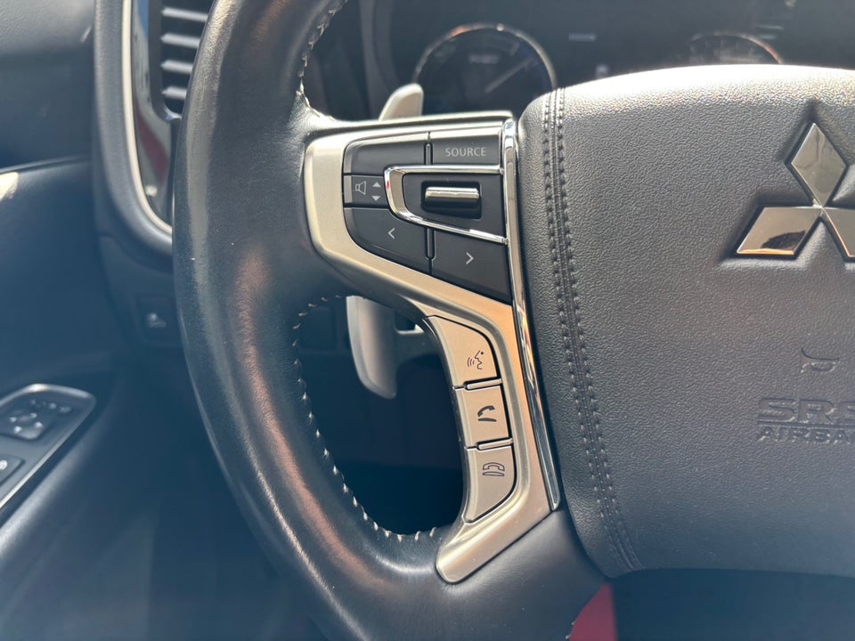 Mitsubishi Outlander 2,4 PHEV Intense CVT 4WD 5d