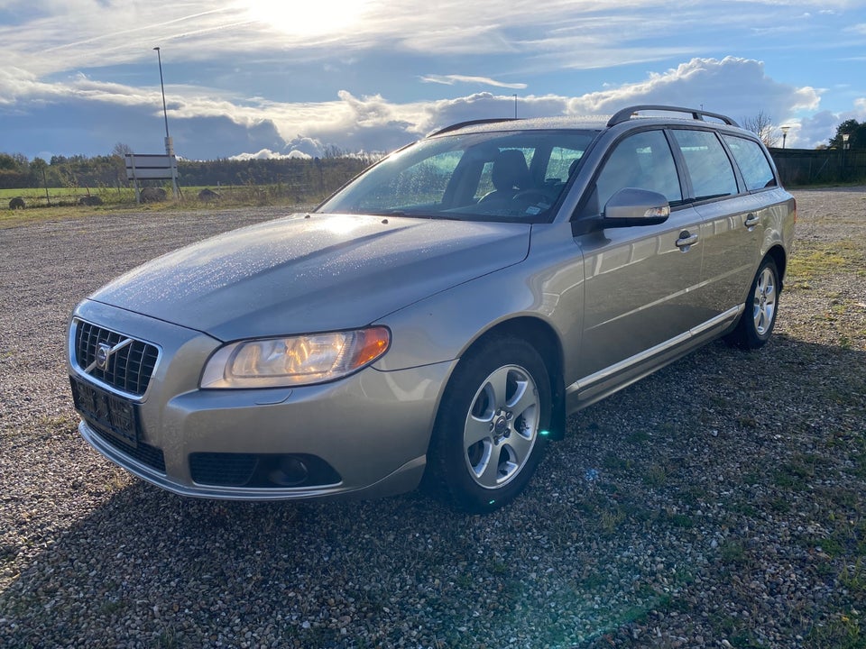 Volvo V70 2,5 T Momentum aut. 5d