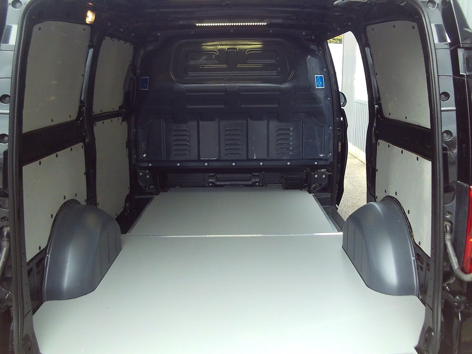 Mercedes Vito 114 2,0 CDi Kassevogn aut. L RWD