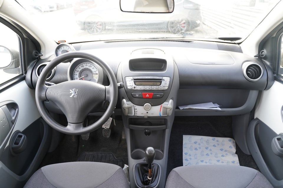 Peugeot 107 1,0 Urban 5d