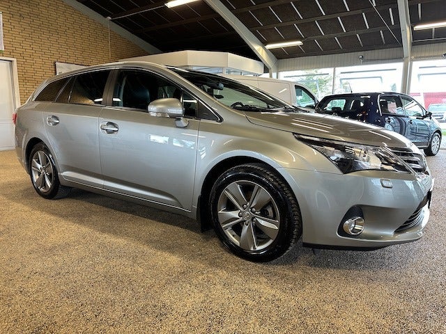 Toyota Avensis 1,8 VVT-i T2 Premium stc. 5d