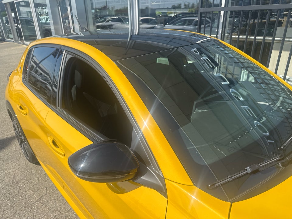 Peugeot e-208 50 GT Pack 5d
