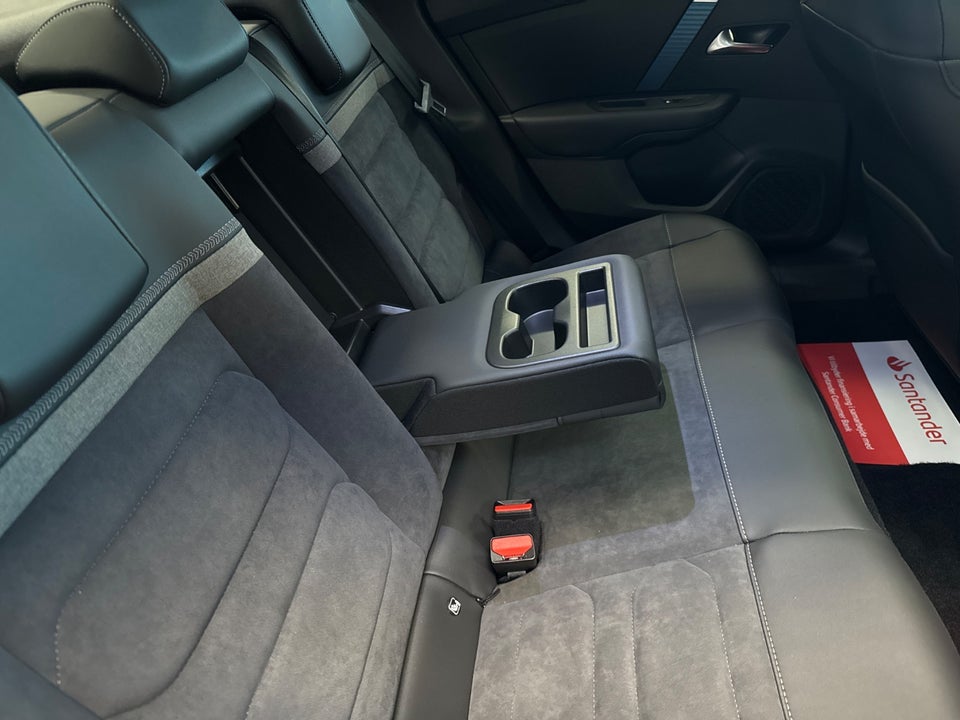 Citroën ë-C4 X 50 Shine 4d