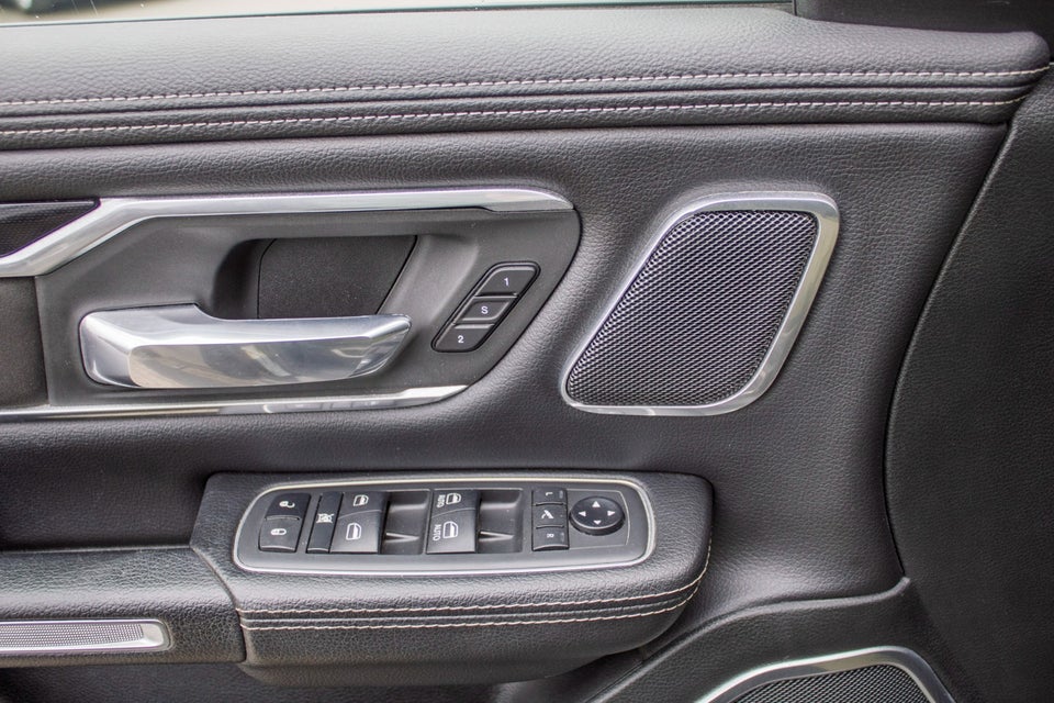 Dodge RAM 1500 5,7 V8 Hemi Laramie Night aut. 4d