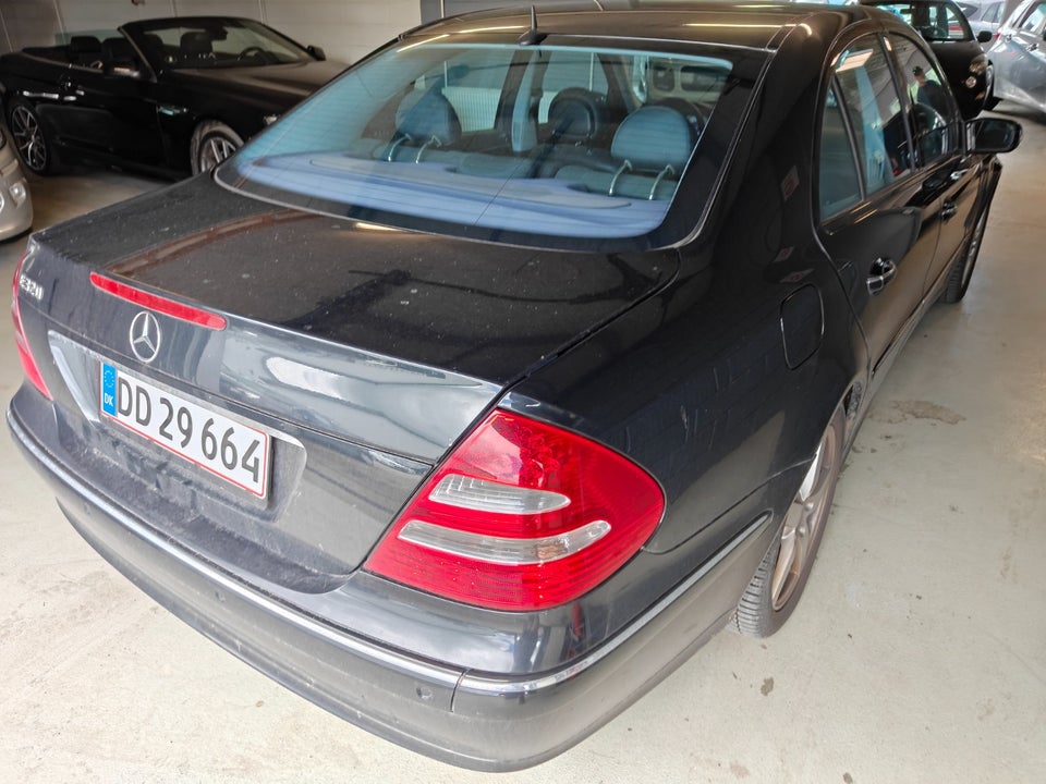 Mercedes E320 3,2 Avantgarde aut. 4d