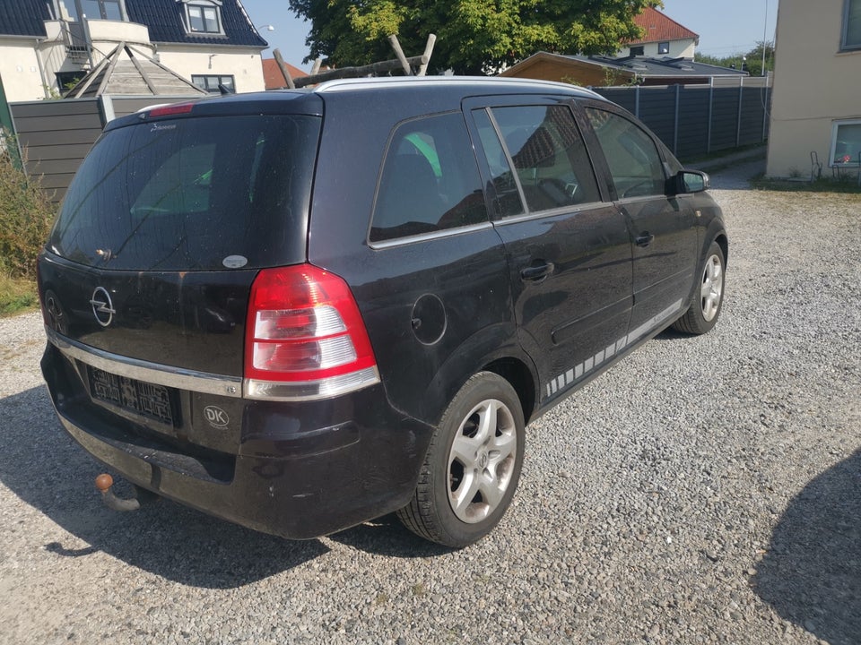 Opel Zafira 1,8 16V 140 Limited 7prs 5d