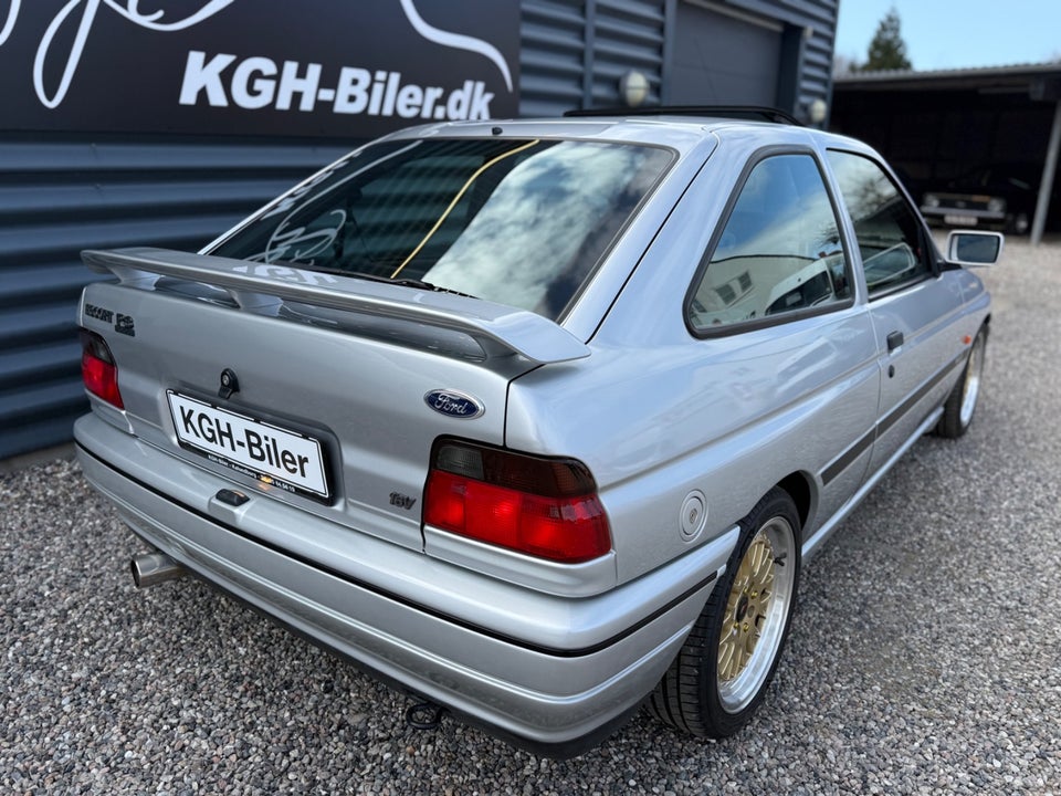 Ford Escort 2,0 RS2000 3d