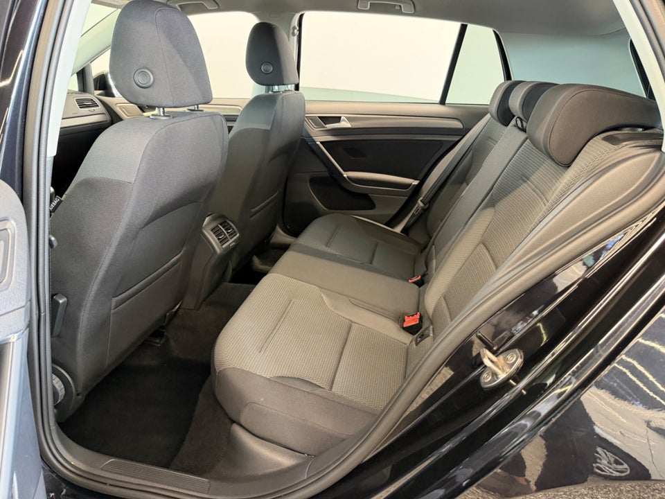 VW Golf VII 1,5 TSi 130 Comfortline DSG 5d