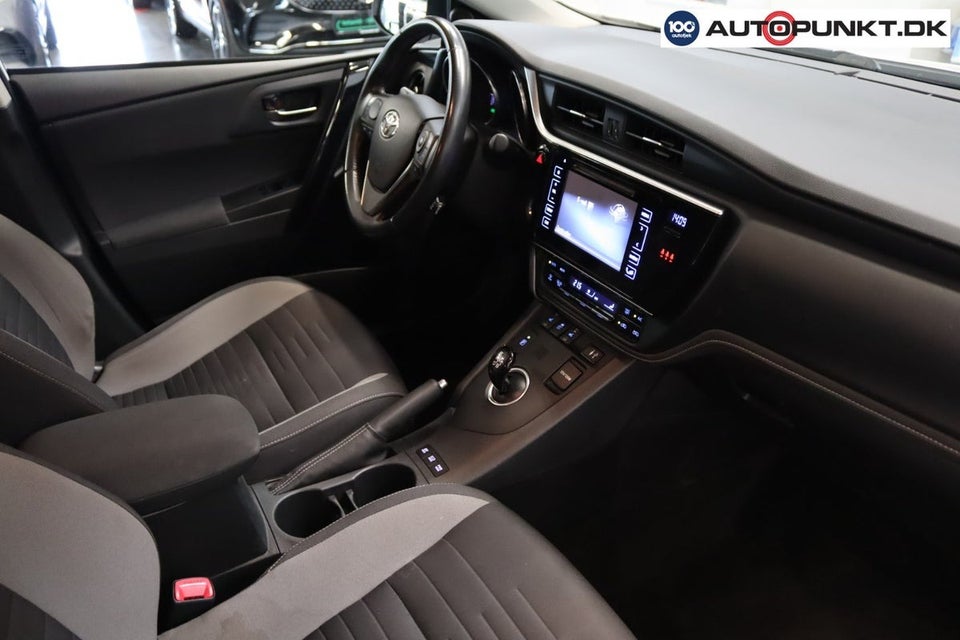 Toyota Auris 1,8 Hybrid H2+ CVT 5d