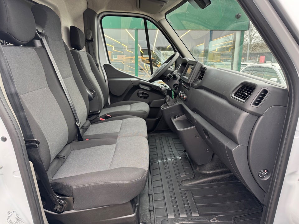 Nissan Interstar 2,0 dCi 150 L2H2 N-Connecta Van