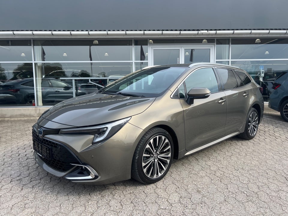 Toyota Corolla 1,8 Hybrid Style Touring Sports e-CVT 5d