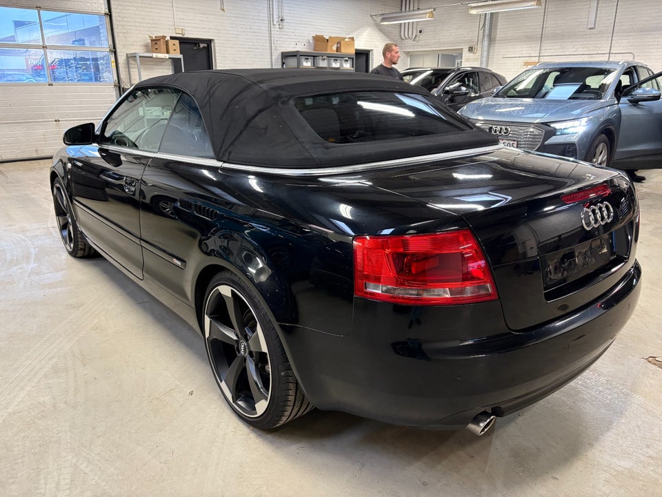 Audi A4 3,0 V6 Cabriolet Multitr. 2d
