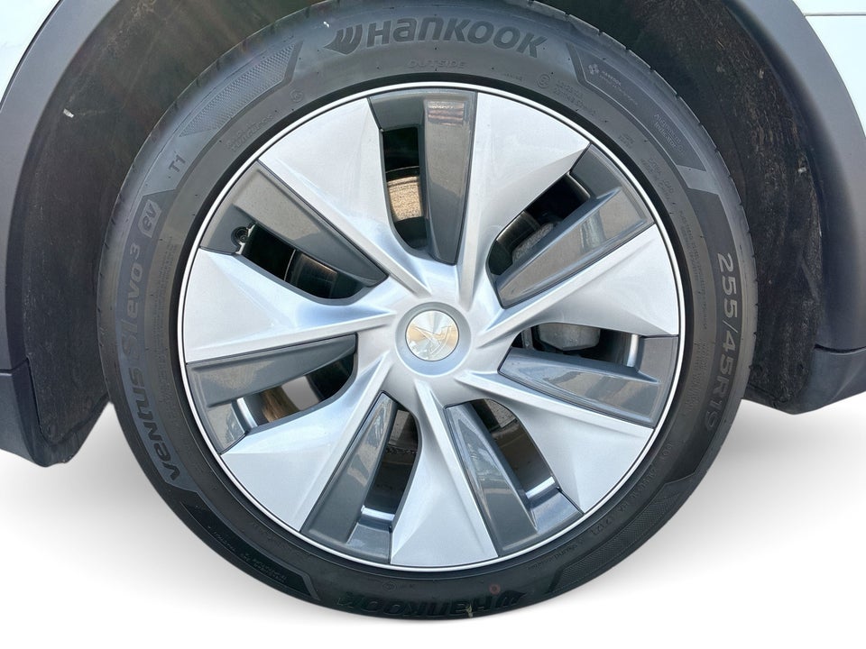 Tesla Model Y RWD 5d