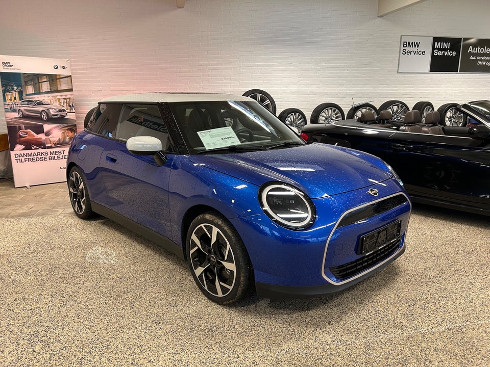 MINI Cooper E Favoured Trim M 3d