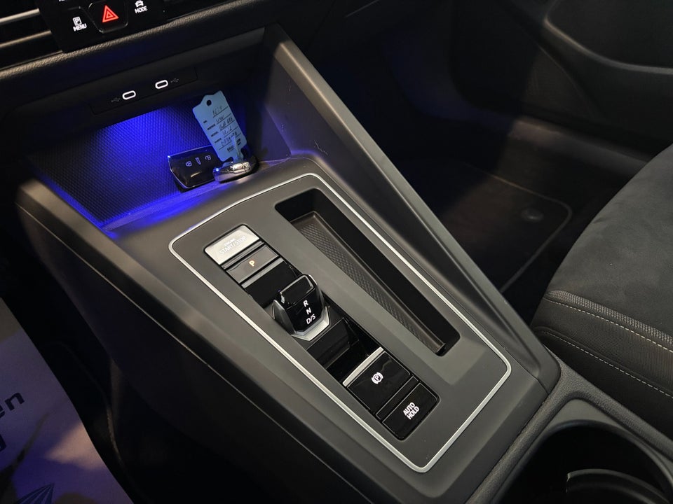 VW Golf VIII 1,4 eHybrid DSG 5d