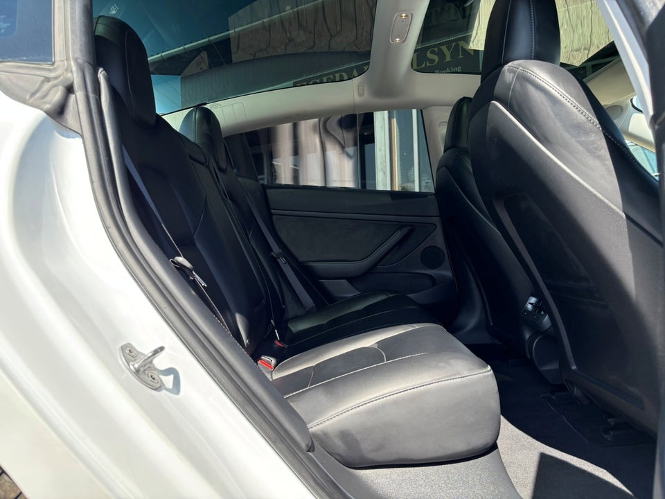 Tesla Model 3 RWD 4d