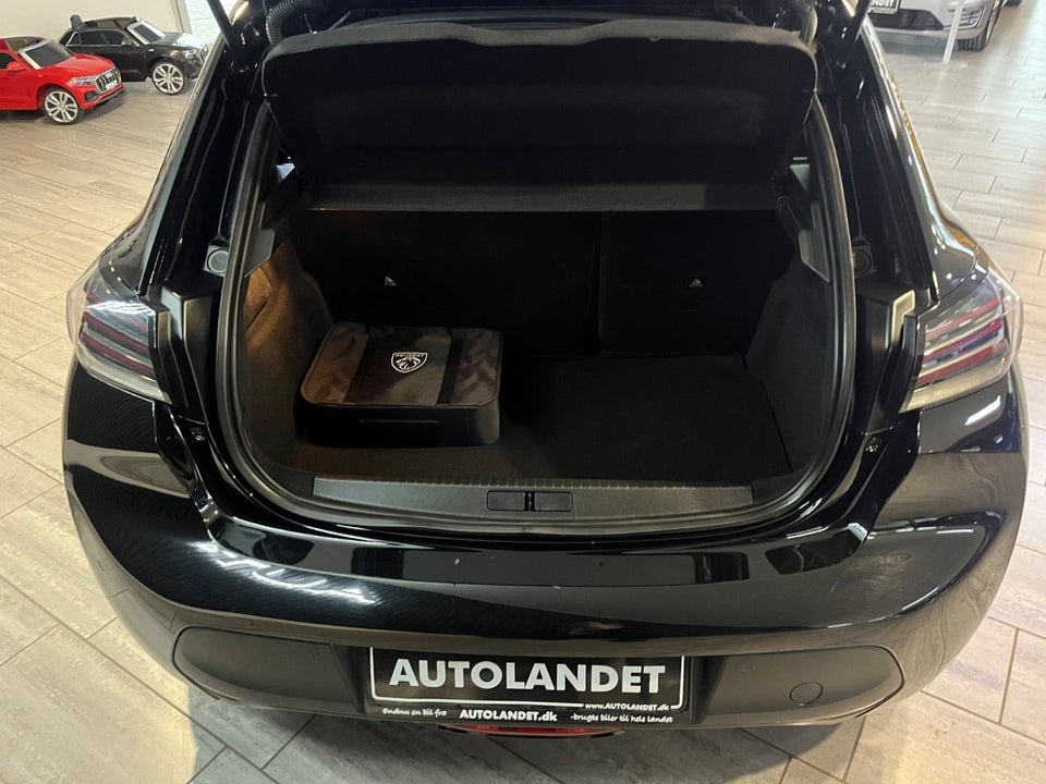 Peugeot e-208 50 Style 5d