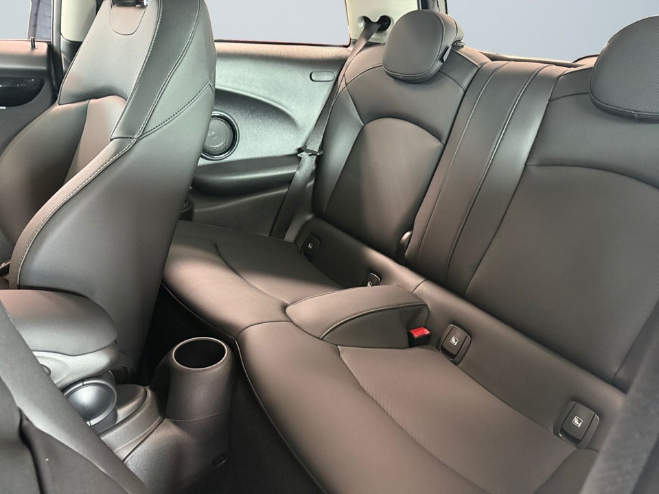 MINI Cooper SE Classic Trim 3d