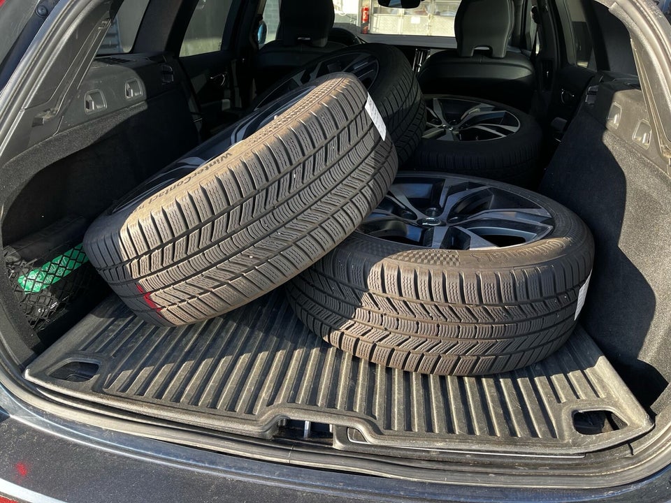 Volvo V60 2,0 T6 ReCharge R-Design aut. AWD 5d